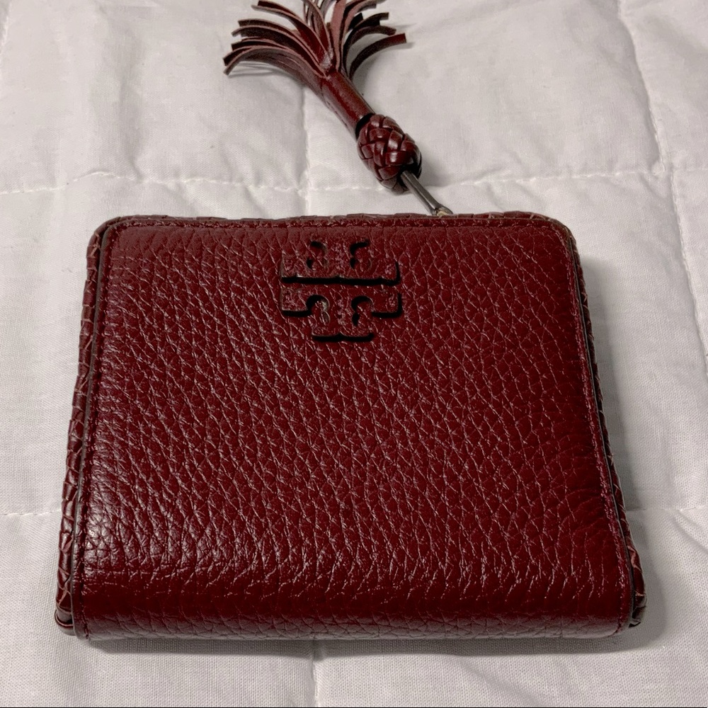 Tory Burch Taylor Mini Bifold Wallet
Pebbled Leather Burgundy Wine Red